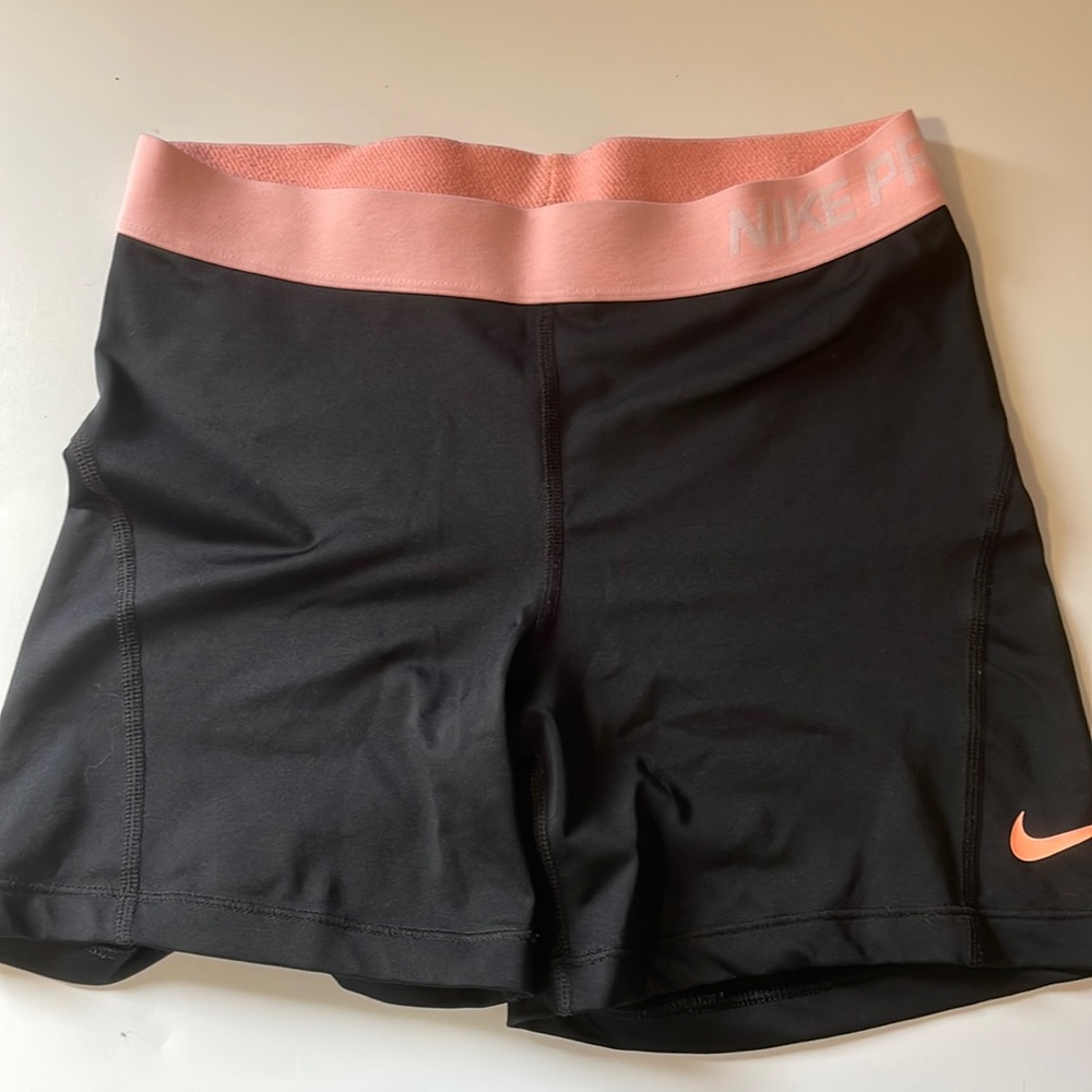 Womens Nike Pro shorts size: medium